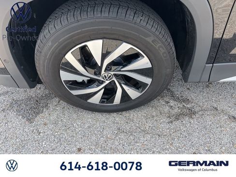 Used 2025 Volkswagen Tiguan S image 17