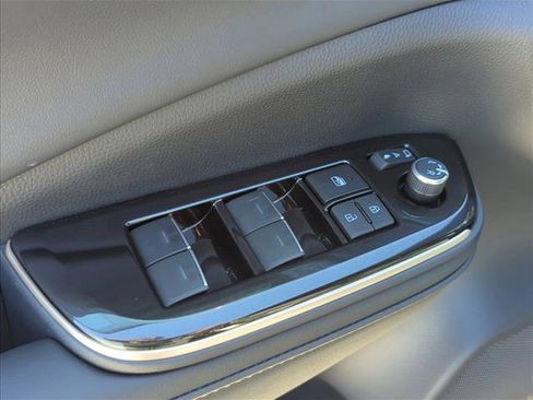 New 2026 Toyota Crown Platinum image 11