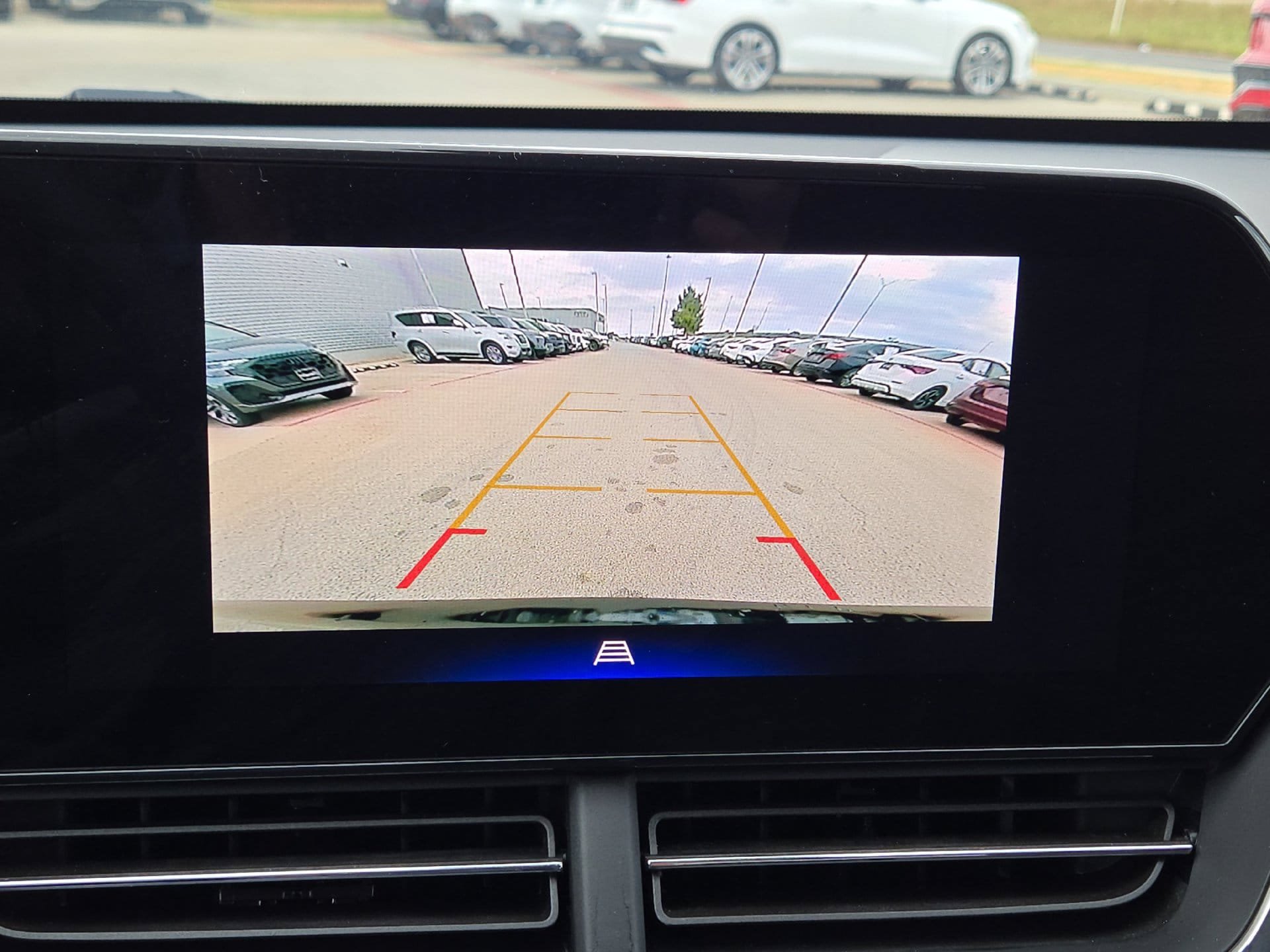 Used 2025 Chevrolet Trax LT FWD image 18