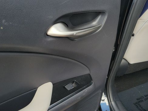 Used 2022 Lexus UX 200 w/ Accessory Package (Z2) FWD image 9