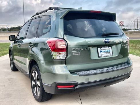 Used 2017 Subaru Forester 2.5i Premium AWD/4WD image 5