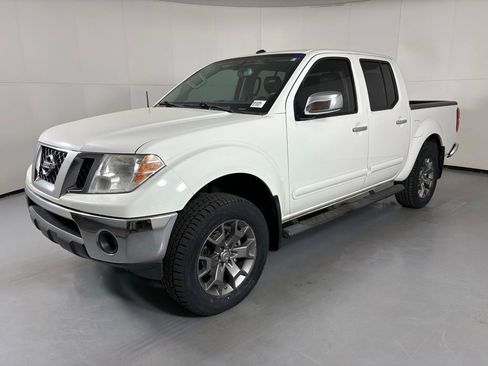 Used 2019 Nissan Frontier SL AWD/4WD image 4