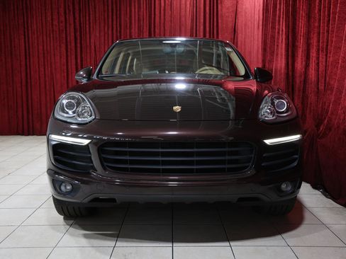 Used 2017 Porsche Cayenne AWD/4WD image 9