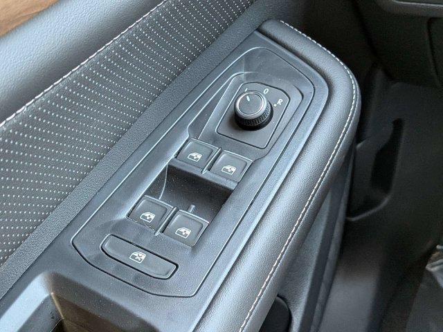 New 2026 Volkswagen Atlas SE FWD image 26
