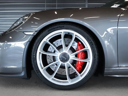Used 2018 Porsche 911 GT3 RWD image 27