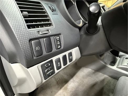Used 2010 Toyota Tacoma PreRunner RWD image 22