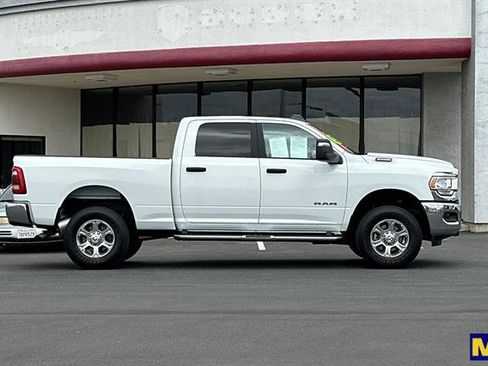 Used 2024 RAM 2500 Big Horn w/ Safety Group AWD/4WD image 3