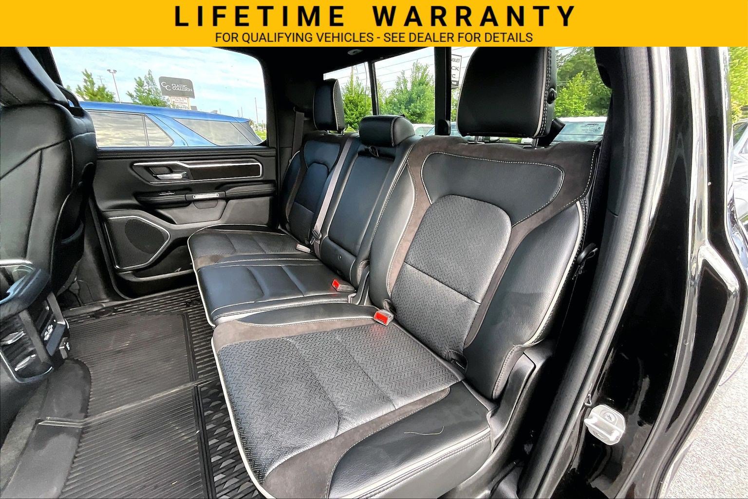 Used 2024 RAM 1500 Laramie AWD/4WD image 22