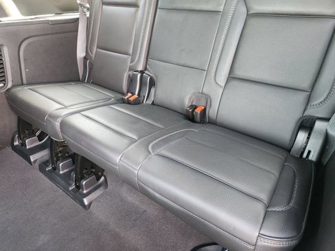Used 2023 GMC Yukon XL Denali RWD image 35