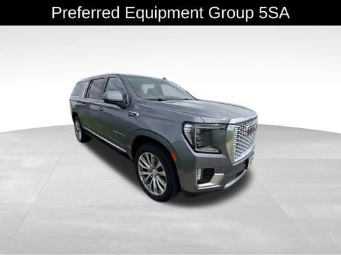 Used 2022 GMC Yukon XL Denali AWD/4WD image 5