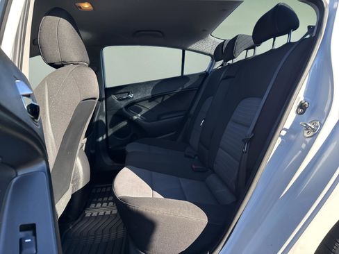 Used 2016 Kia Forte EX image 16