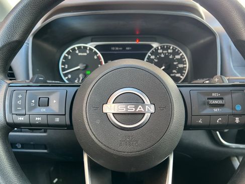 Used 2023 Nissan Rogue SV image 30