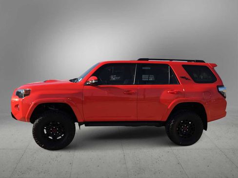 Certified 2024 Toyota 4Runner TRD Off-Road Premium w/ Off Road Premium Plus Package AWD/4WD image 5