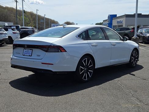 Used 2023 Honda Accord Touring image 5