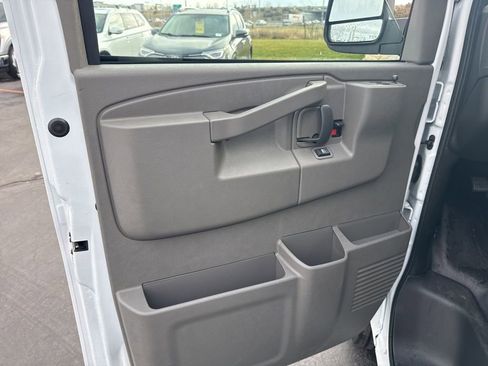 New 2025 GMC Savana 2500 w/ Enhanced Convenience Package RWD image 34