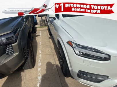 Used 2018 Volvo XC90 T6 Momentum w/ Convenience Package
