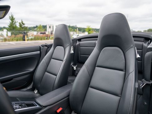 Certified 2014 Porsche 911 Carrera 4S AWD/4WD image 5