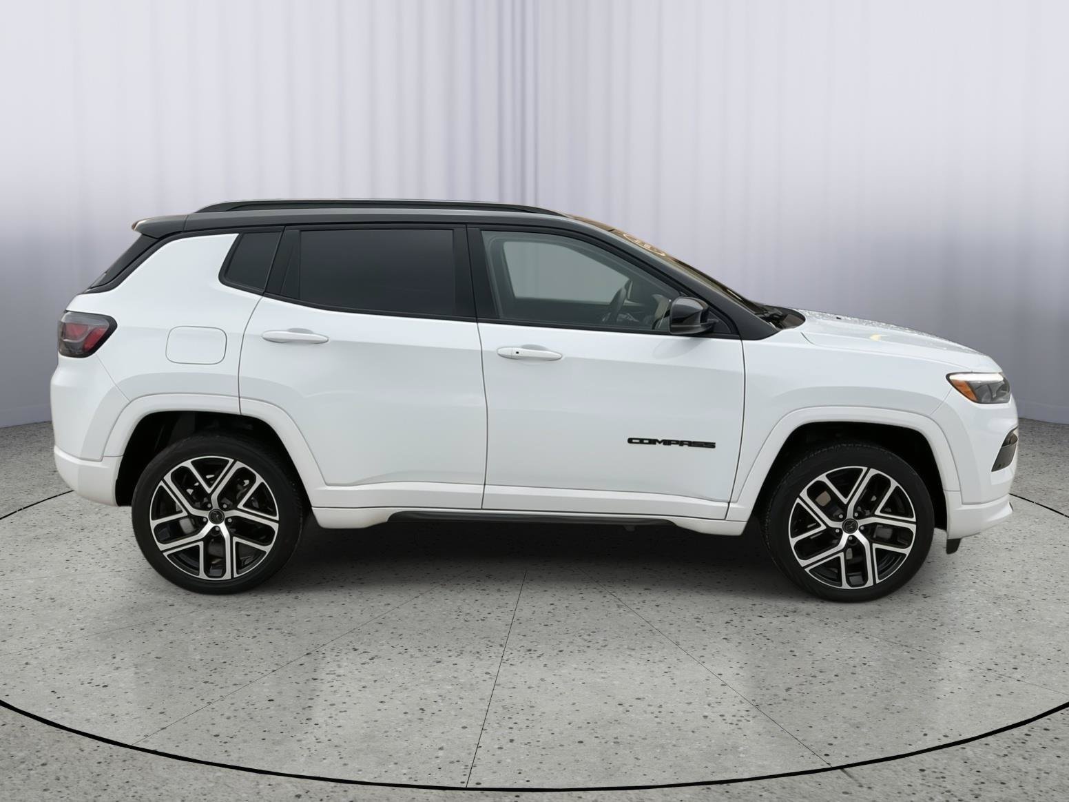 Used 2025 Jeep Compass Limited w/ High Altitude Package AWD/4WD image 6
