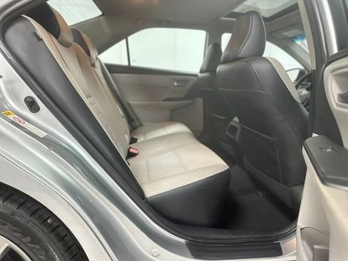 Used 2016 Toyota Camry SE FWD image 18