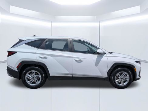 Used 2026 Hyundai Tucson SE FWD image 3