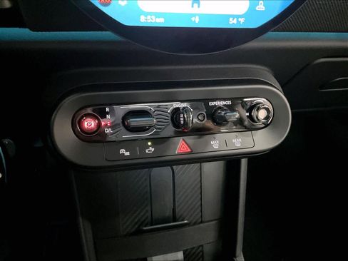 Used 2025 MINI Cooper 2-Door Hardtop image 34