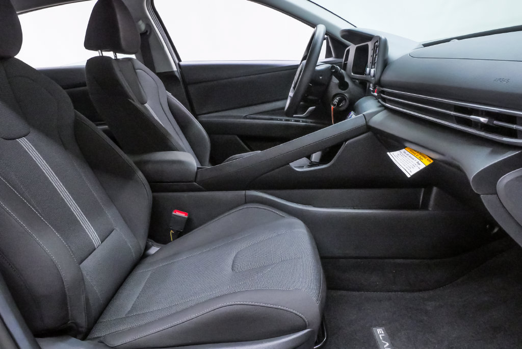 Certified 2026 Hyundai Elantra SE FWD image 13