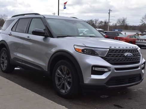 Used 2022 Ford Explorer XLT w/ Equipment Group 202A image 11