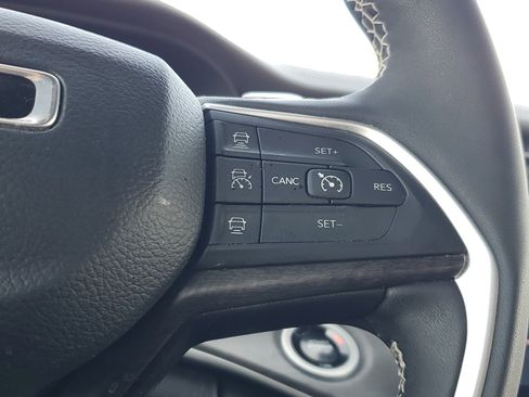 Used 2024 Jeep Grand Cherokee L Limited image 14