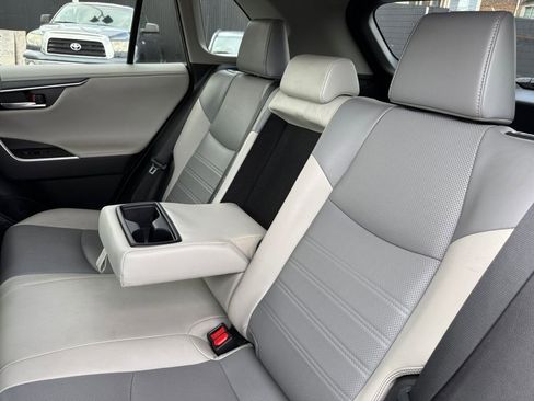 Used 2024 Toyota RAV4 Limited image 27