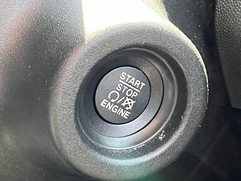 Used 2025 RAM ProMaster 2500 FWD image 19