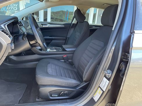 Used 2020 Ford Fusion SE image 13