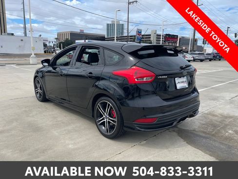 Used 2018 Ford Focus ST FWD image 3
