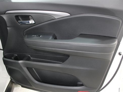 Used 2024 Honda Ridgeline Sport image 24