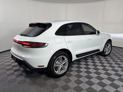 Used 2026 Porsche Macan AWD/4WD image 9