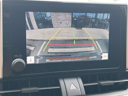 Used 2023 Toyota RAV4 SE image 4