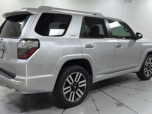 Used 2017 Toyota 4Runner Limited image 5