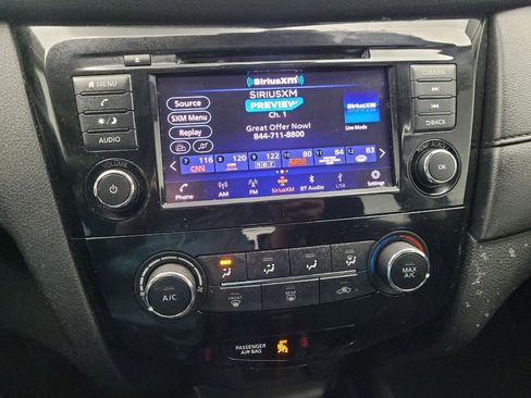 Used 2020 Nissan Rogue S image 25