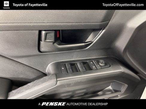 Used 2025 Toyota Tacoma SR5 AWD/4WD image 22