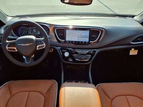 New 2026 Chrysler Pacifica Pinnacle FWD image 8