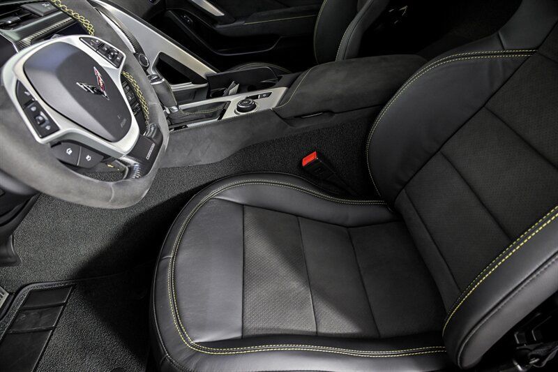 Used 2016 Chevrolet Corvette Z06 w/ C7.r Special Edition RWD image 17