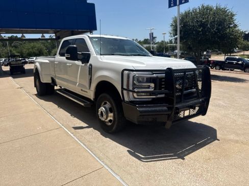 Used 2024 Ford F350 Lariat w/ FX4 Off-Road Package AWD/4WD image 2