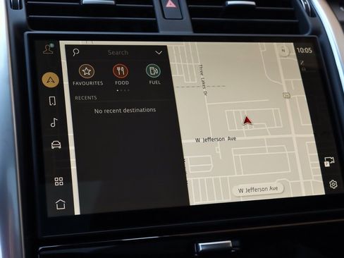 Certified 2024 Land Rover Discovery Dynamic SE image 22