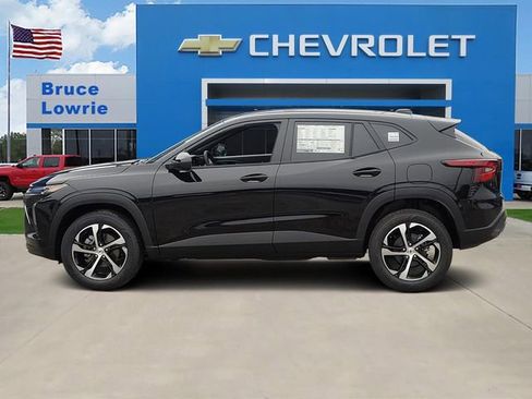 New 2026 Chevrolet Trax RS w/ Driver Confidence Package image 2