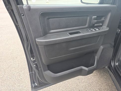 Used 2017 RAM 1500 Express AWD/4WD image 15