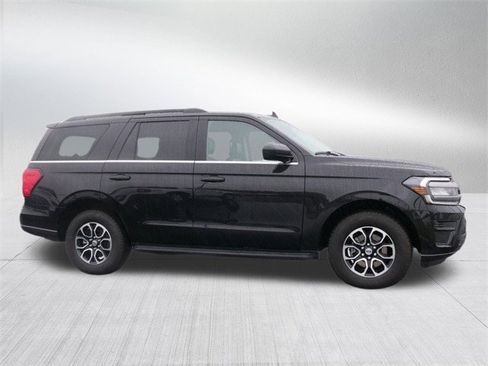 Certified 2024 Ford Expedition XLT image 2