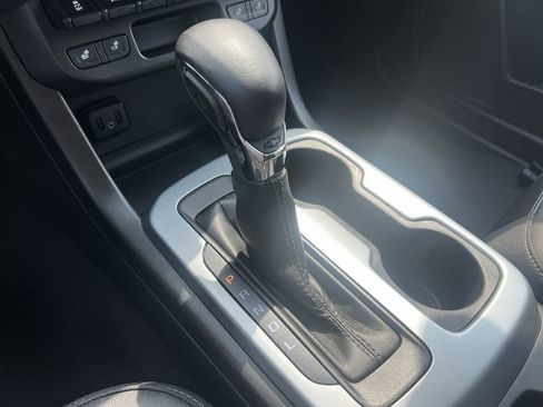 Used 2022 Chevrolet Colorado ZR2 image 16