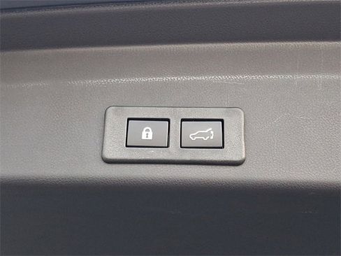 Certified 2024 Subaru Ascent Limited w/ Technology Package image 31