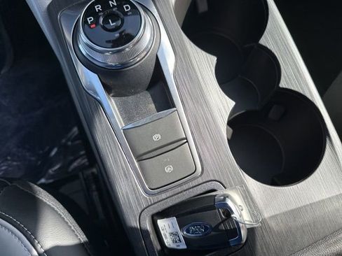 New 2025 Ford Escape SE image 29