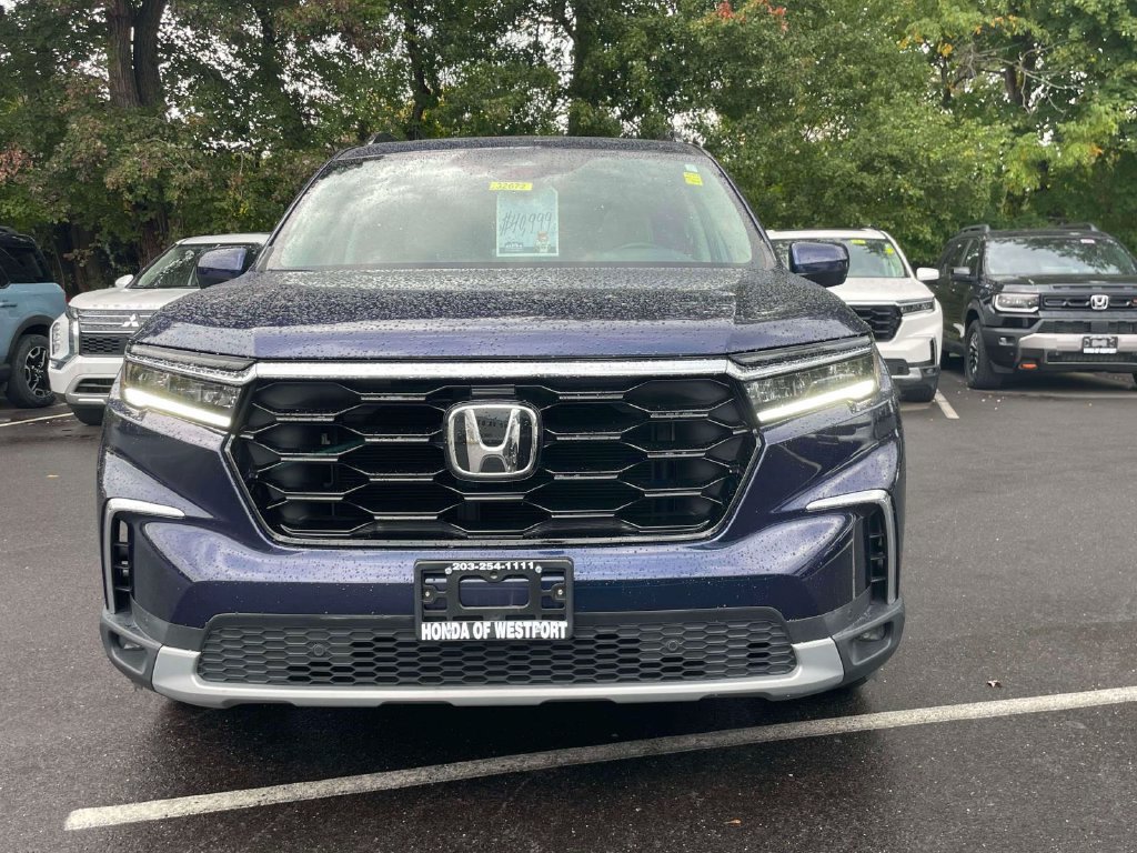 Used 2023 Honda Pilot Touring image 2