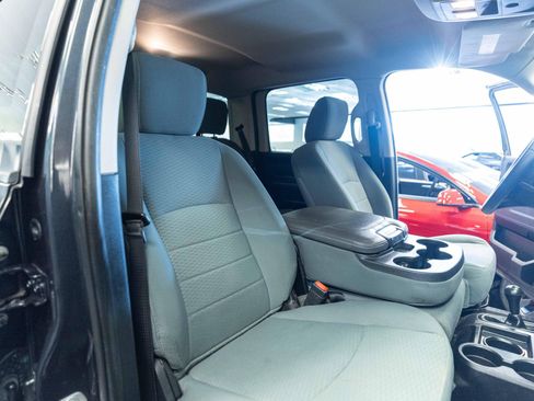 Used 2014 RAM 2500 Tradesman w/ Chrome Appearance Group AWD/4WD image 16
